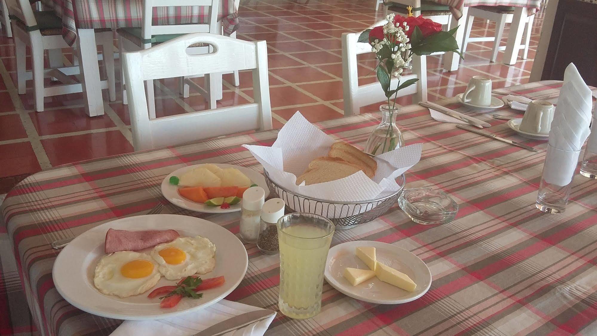 Hotel Mont Joli Cap-Haïtien Eksteriør billede
